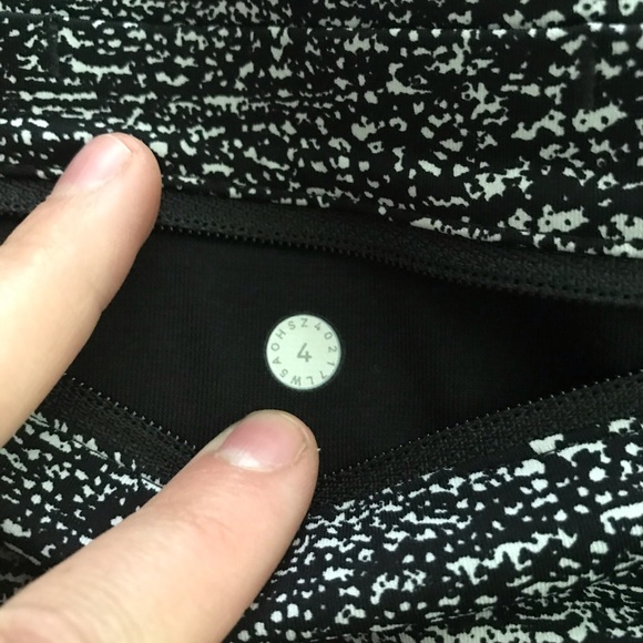 Lululemon pace perfect 7/8 🍋 - Picture 6 of 8